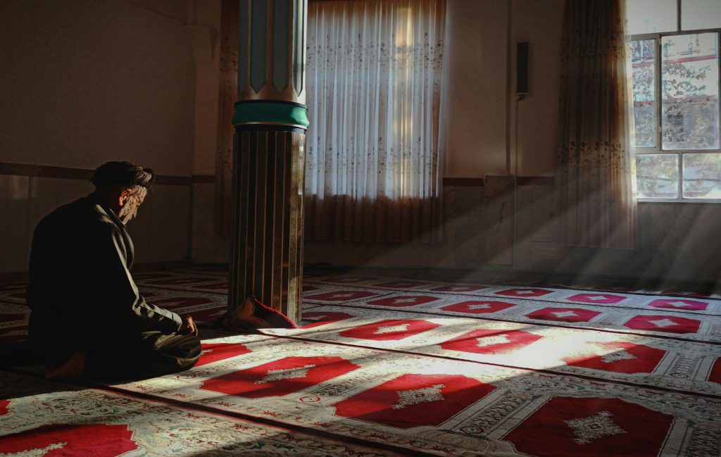 ilustrasi sabar dalam islam sebagai kunci kemenangan